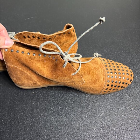 Women's BLACKSTONE Suede Boots with Stud Accents Camel sz 40 - Picture 5 of 6